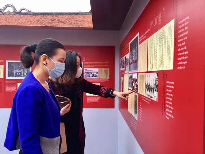 Découvrir le Têt traditionnel à la Cour royale à travers l’exposition «La Cour accueille le Têt traditionnel»